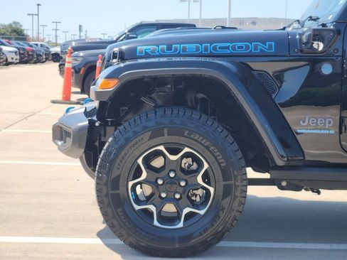 Used 2023 Jeep Wrangler Unlimited Rubicon 4xe w/ Cold Weather Group AWD/4WD image 8