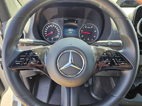 Used 2025 Mercedes-Benz Sprinter 2500 image 12