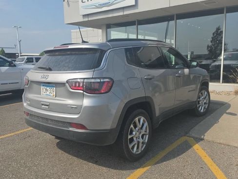 Used 2023 Jeep Compass Latitude AWD/4WD image 9