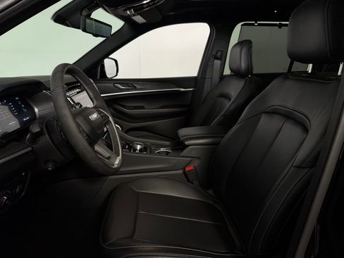 Used 2025 Jeep Grand Cherokee Limited 4xe image 22