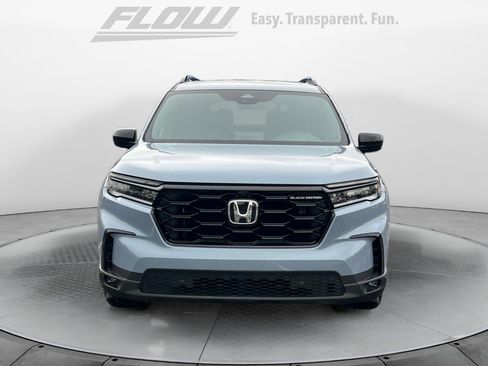 Used 2025 Honda Pilot Black Edition image 2