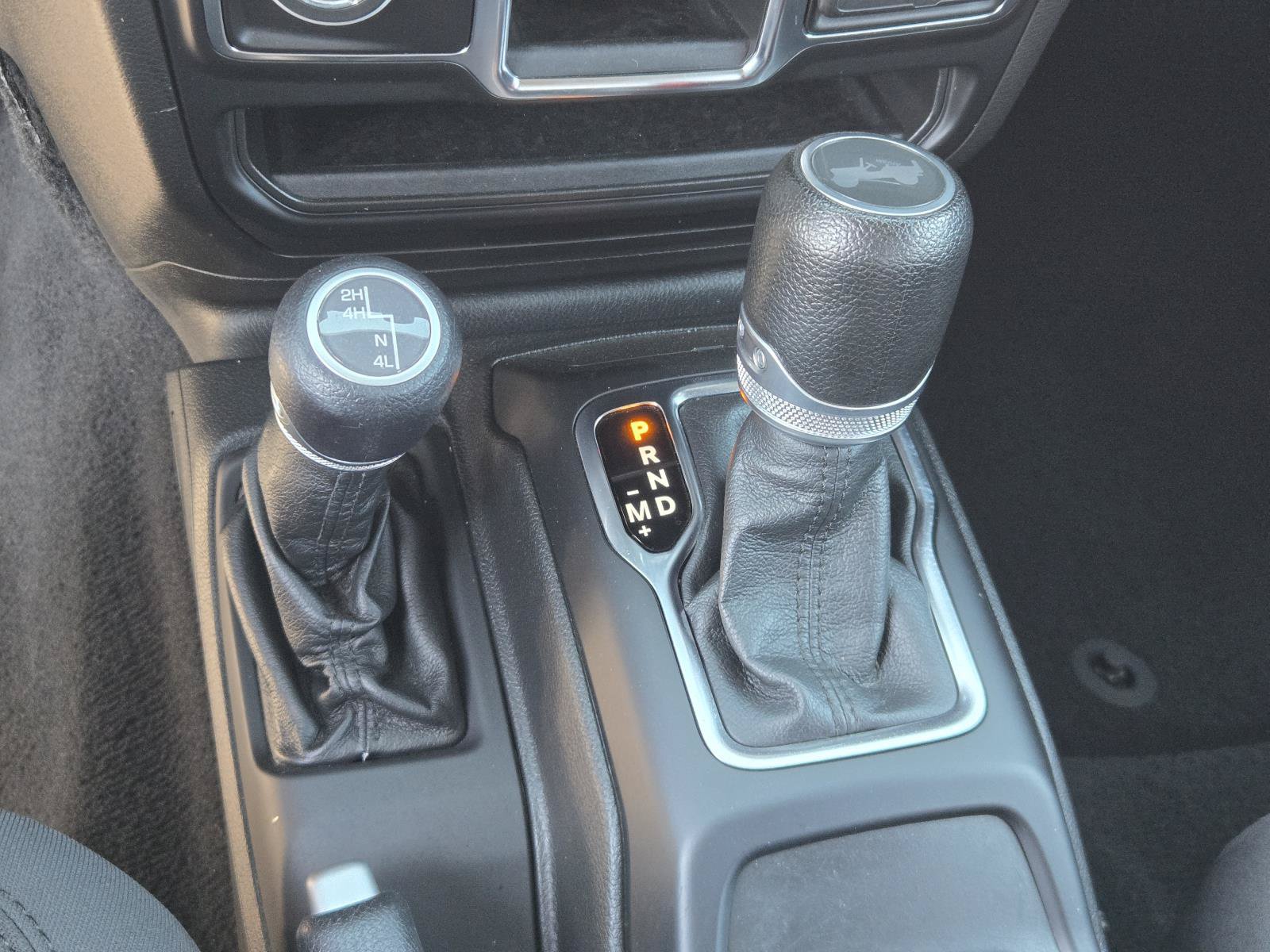 Used 2022 Jeep Wrangler Sport AWD/4WD image 15