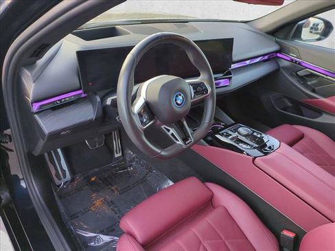 Used 2025 BMW i5 xDrive40 w/ M Sport Package AWD/4WD image 10