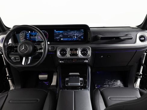Used 2025 Mercedes-Benz G 550 w/ Exclusive Interior Package image 35