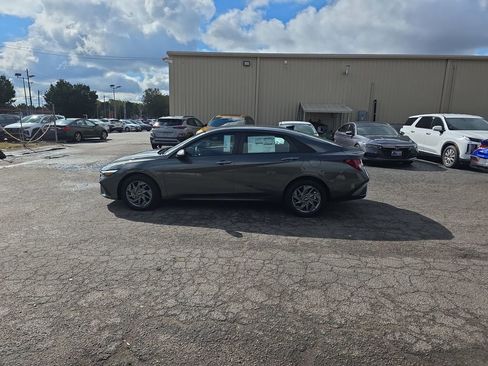 New 2026 Hyundai Elantra Blue image 16