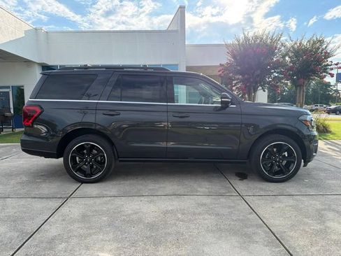 Used 2023 Ford Expedition Limited RWD image 8