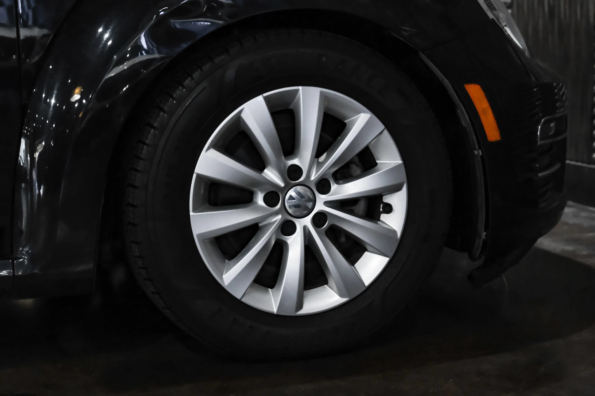 Used 2018 Volkswagen Beetle 2.0T Coast FWD image 48