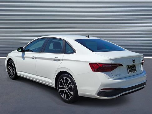 Used 2023 Volkswagen Jetta Sport FWD image 4