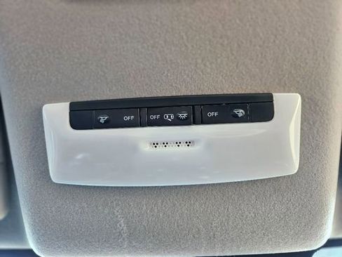 New 2025 Nissan Versa SR image 22