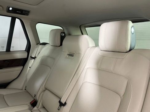 Used 2020 Land Rover Range Rover HSE image 24
