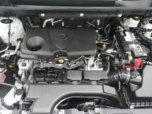 Used 2020 Toyota RAV4 XLE FWD image 28