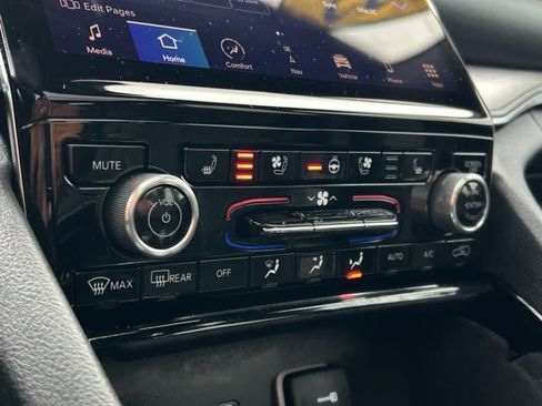 Used 2022 Jeep Grand Cherokee Overland w/ Adv Protech Group III image 50