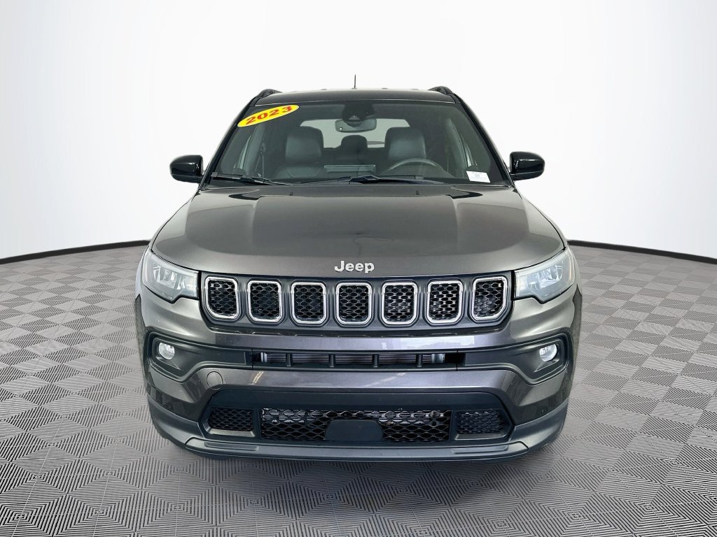 Used 2023 Jeep Compass Latitude AWD/4WD image 4