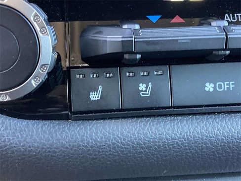 Used 2024 Toyota Tundra Limited image 15