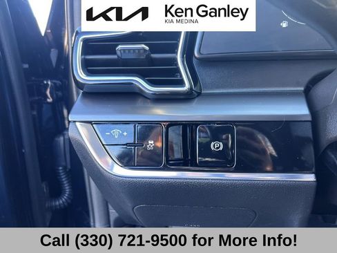 Certified 2023 Kia Sportage EX image 30