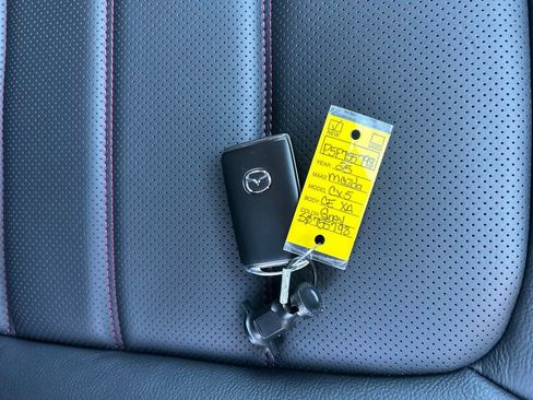 New 2025 MAZDA CX-5 Carbon Edition image 27