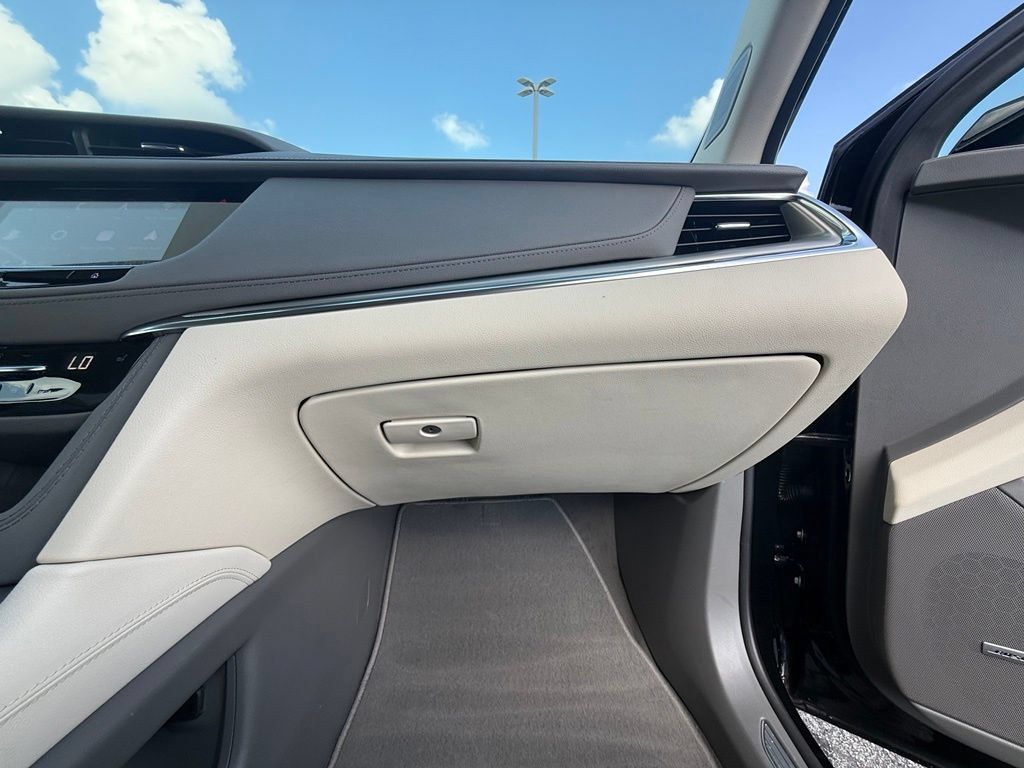 Certified 2024 Cadillac XT5 Premium Luxury AWD/4WD image 31
