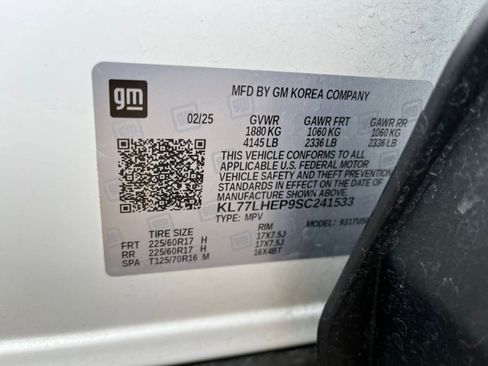 Used 2025 Chevrolet Trax LT w/ LT Convenience Package image 27