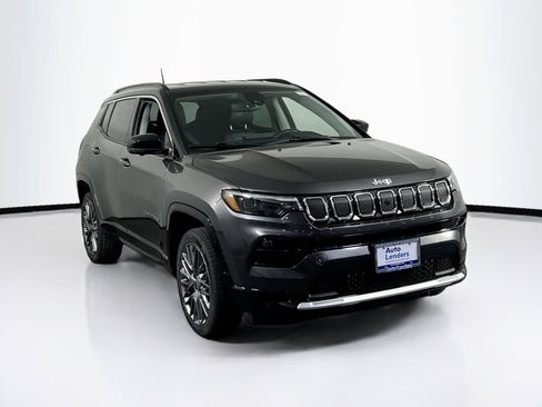 Used 2022 Jeep Compass Limited w/ Elite Group AWD/4WD image 3