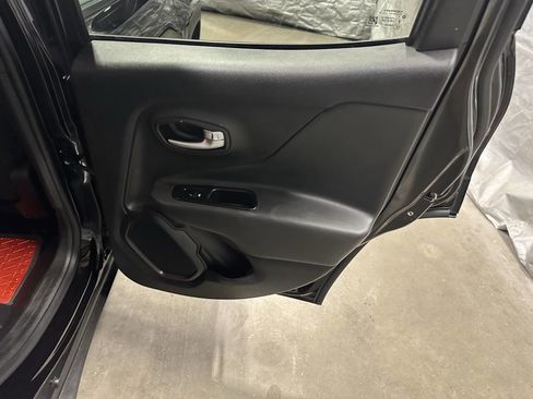 Used 2020 Jeep Renegade Trailhawk w/ Cold Weather Group image 9