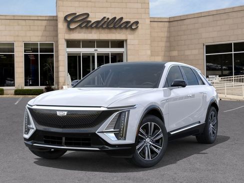 New 2026 Cadillac Lyriq Luxury AWD/4WD image 8