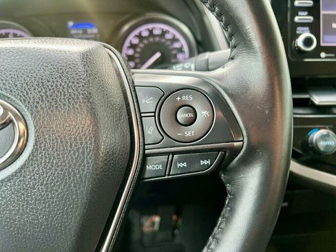 Used 2021 Toyota Camry SE image 18