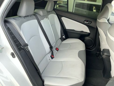 Used 2021 Toyota Prius Prime XLE image 18