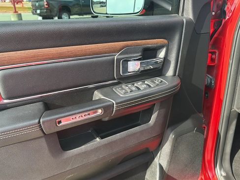 Used 2017 RAM 1500 Laramie AWD/4WD image 98