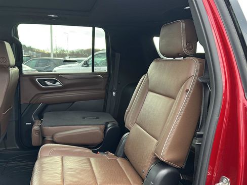 Used 2022 Chevrolet Suburban High Country image 17