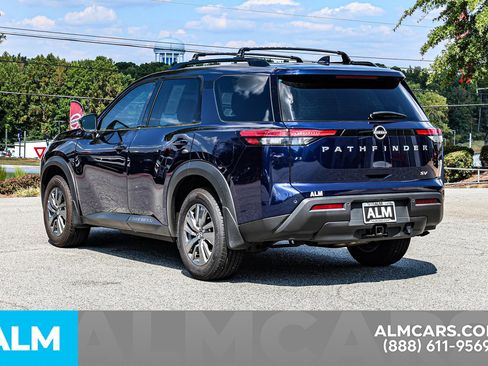 Used 2024 Nissan Pathfinder SV w/ SV Premium Package image 7