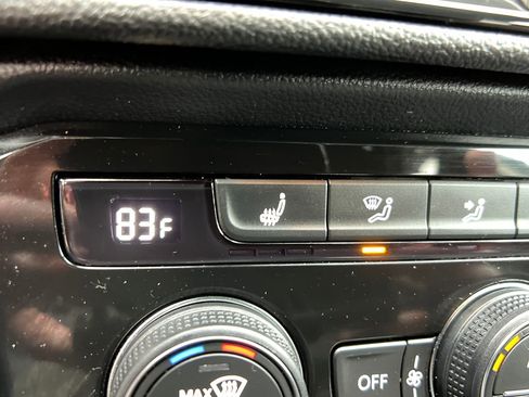 Used 2024 Volkswagen Taos SE image 27