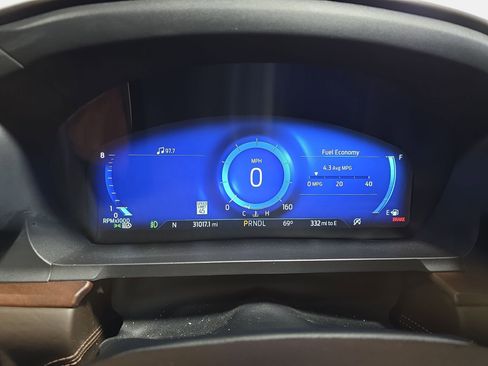 Used 2023 Ford Explorer King Ranch w/ Technology Package image 19