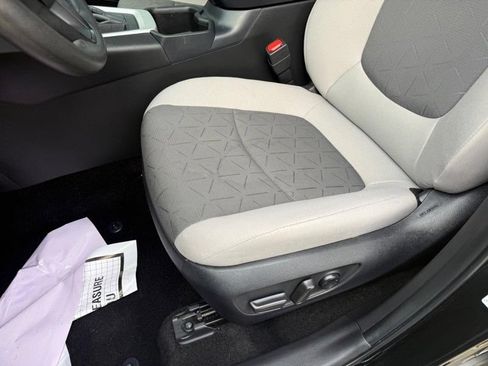 Used 2025 Toyota RAV4 XLE w/ Convenience Package FWD image 27