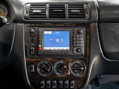 Used 2001 Mercedes-Benz ML 55 AMG 4MATIC image 32