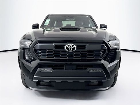 Certified 2025 Toyota Tacoma TRD Sport image 13