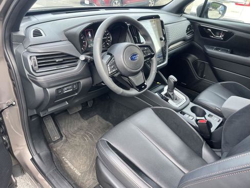 Used 2025 Subaru Forester Touring AWD/4WD image 11