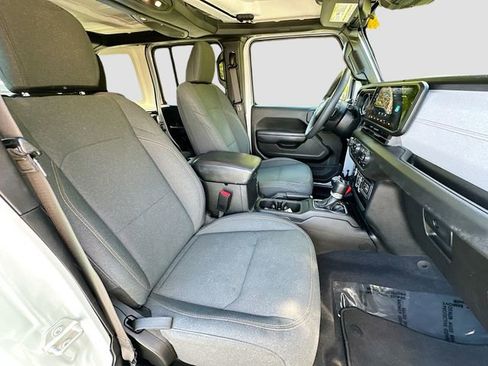 Used 2024 Jeep Wrangler Sport S image 26