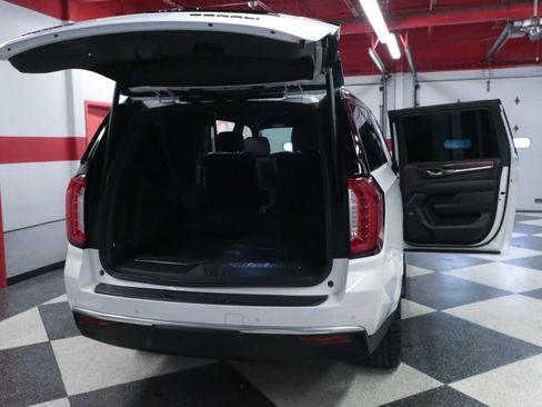 Used 2022 GMC Yukon XL Denali RWD image 35