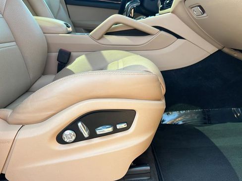Used 2019 Porsche Cayenne E-Hybrid AWD/4WD image 42