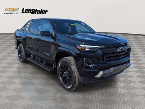 Used 2025 Chevrolet Colorado Z71 w/ Midnight Edition image 7