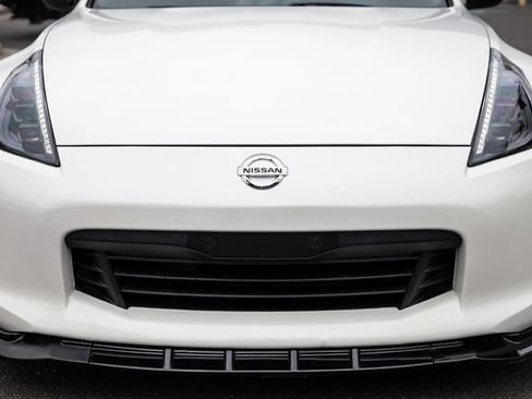 Used 2016 Nissan 370Z Touring RWD image 12