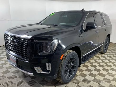 Used 2022 GMC Yukon SLT w/ SLT Premium Package AWD/4WD image 11