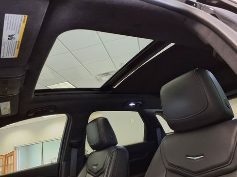 Used 2018 Cadillac XT5 Platinum w/ Driver Assist Package AWD/4WD image 24