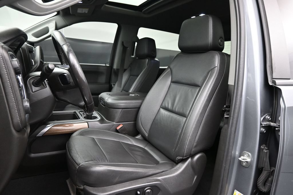 Used 2021 Chevrolet Silverado 1500 LT Trail Boss w/ Convenience Package II AWD/4WD image 2