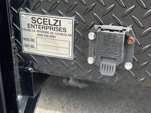 Used 2018 Ford F650 2WD Crew Cab Super Duty image 13