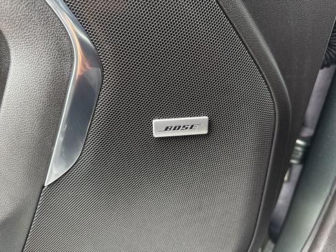 Used 2023 Chevrolet Suburban Premier image 39