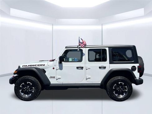 Used 2026 Jeep Wrangler Unlimited Rubicon AWD/4WD image 2