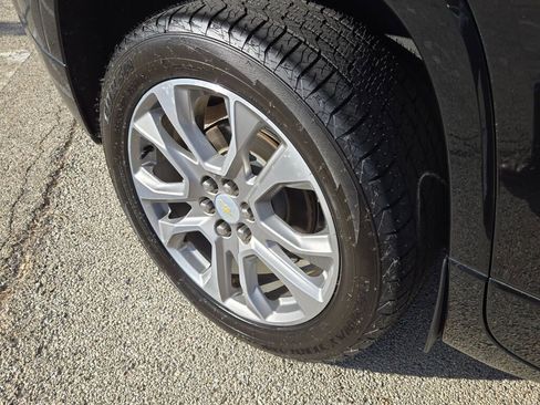 Used 2020 Chevrolet Traverse Premier w/ LPO, Floor Liner Package FWD image 11