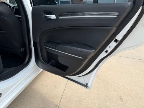 Used 2022 Chrysler 300 Touring w/ Sport Appearance Package AWD/4WD image 19