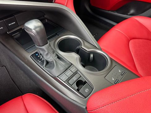 Used 2022 Toyota Camry XSE image 15